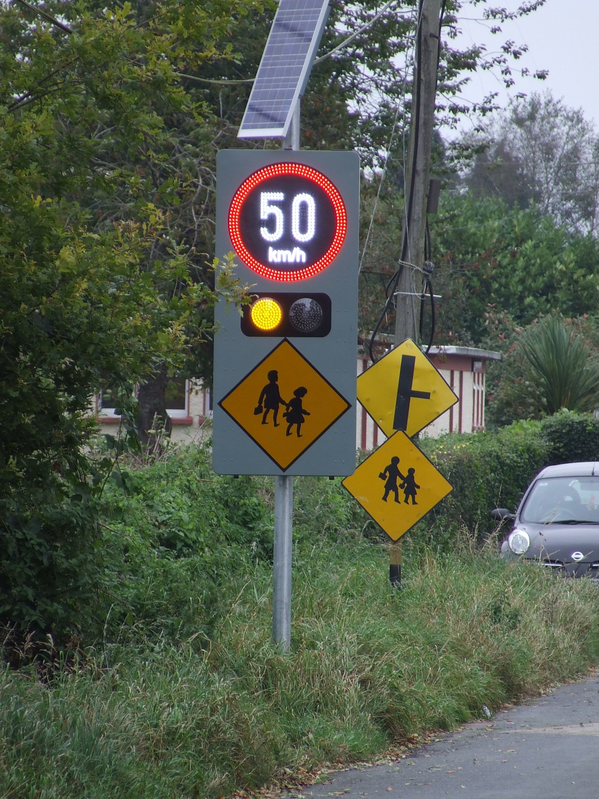 Electronic & Solar Powered Traffic Signs | PWS Signs
